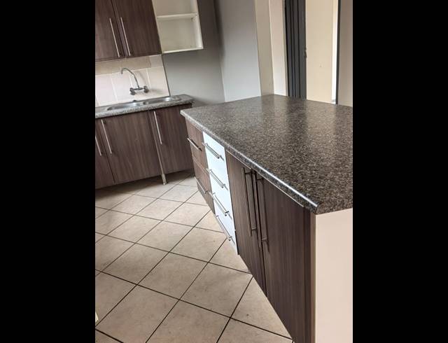 3 BEDROOM TOWNHOUSE FOR SALE IN MONAVONI